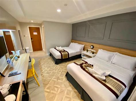 william and mary hotels nearby|Iba pa.